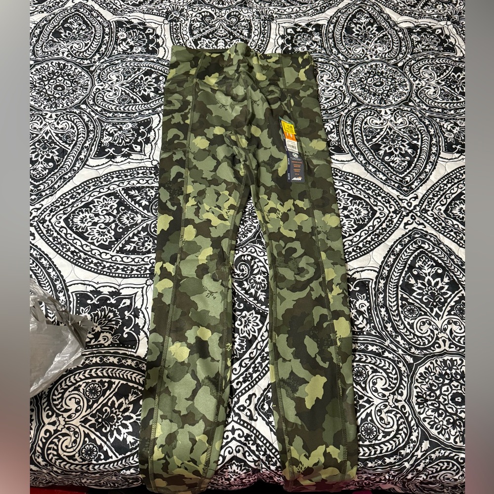 6/$10 Avia  camo leggings NEW
